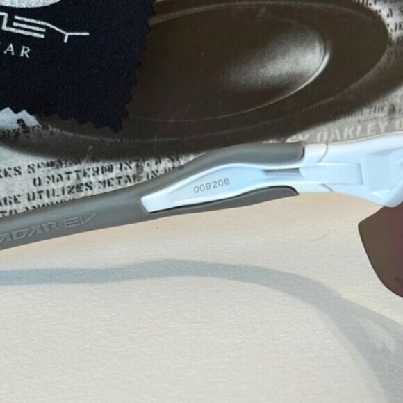 Oakley Radar EV PRIZM Polarized OO9208 White-Gray Frame - Picture 6 of 6